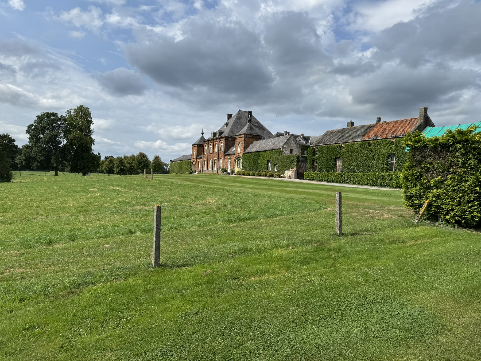 Golf Château de la Bawette - vue sur le château depuis le fairway