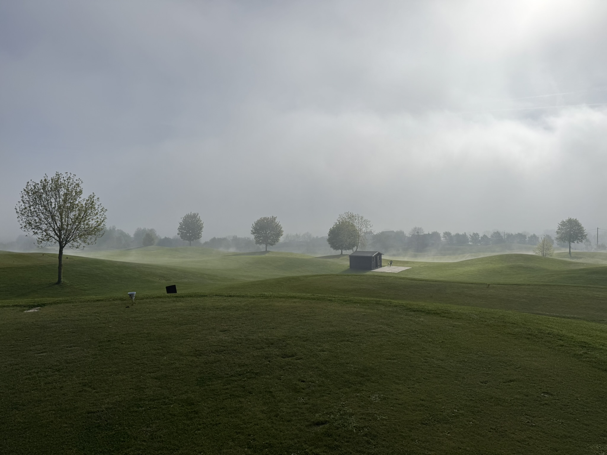 Golf Henri Chapelle Charlemagne - brume matinale sur le fairway