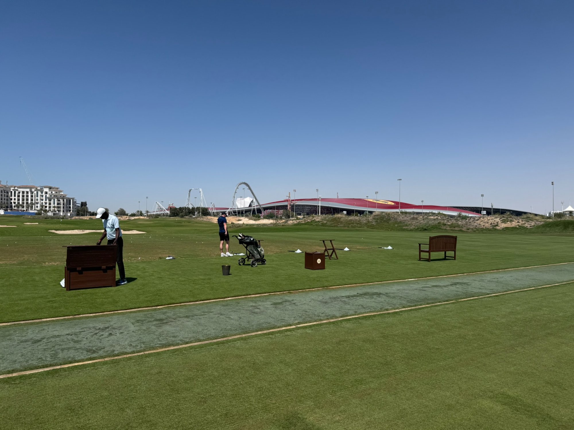 Yas Links - practice avec Ferrari World